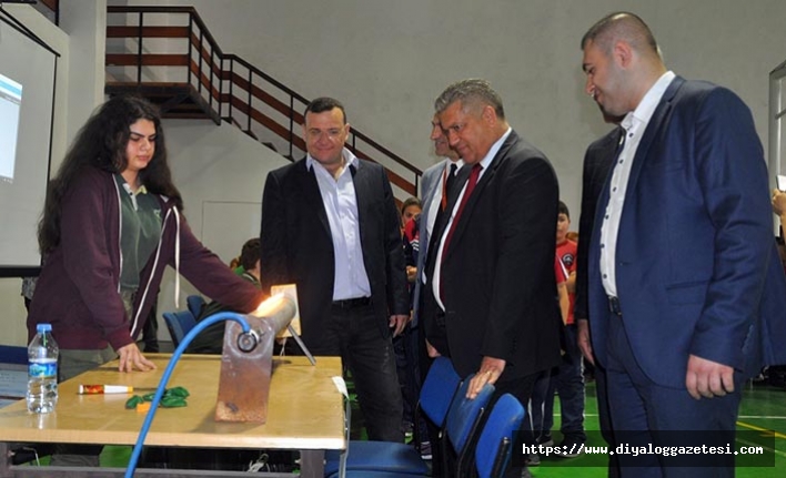 Doğu Akdeniz Doğa Koleji’nin bu yıl 6’ncısını düzenlediği Bilim Şenliği açıldı