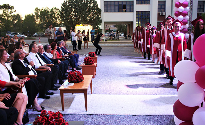 Atatürk Öğretmen Akademisi’nde düzenlenen törende 58 mezuna diplomaları verildi