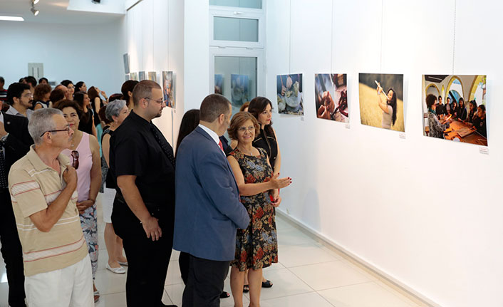 Duyal Tüzün ve Gökhan Gökberk’in fotoğraflarının yer aldığı serginin açılışını, Meral Akıncı yaptı