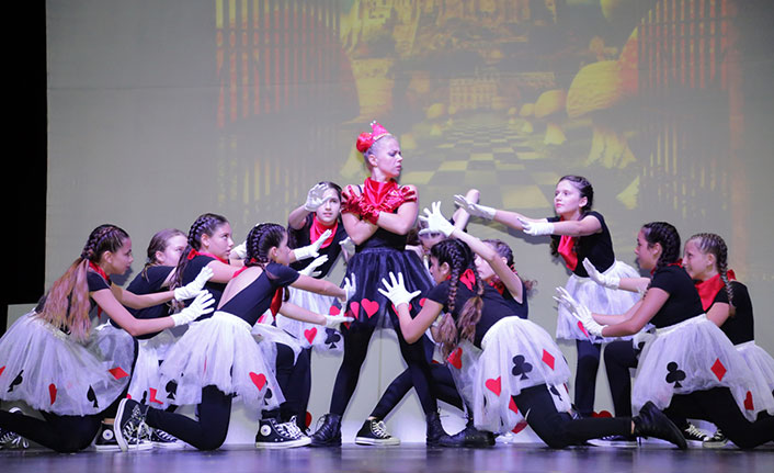 GAÜ Stage School’un, her yıl geleneksel olarak düzenlediği Gala Gecesi yapıldı