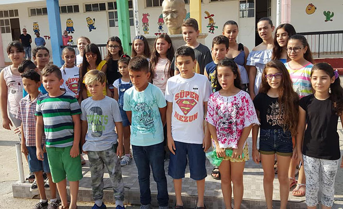 Mehmetçik İlkokulu öğrencileri karnelerini aldı