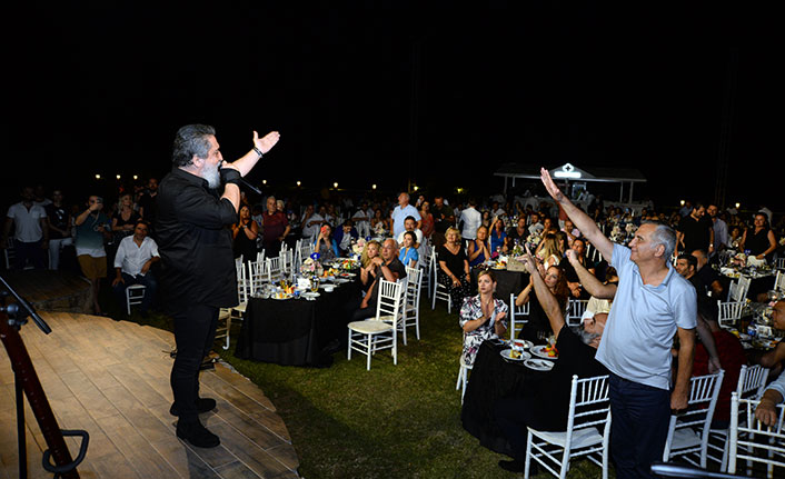 Yaz konserlerinin açılışını Lemon Park’ta yapan Soner Olgun’a gösterilen ilgi oldukça büyüktü