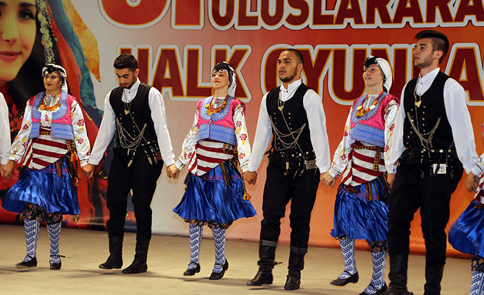 Nevşehir'de düzenlenen Halk Oyunları Festivaline Mormenekşe’den bir ekip katıldı