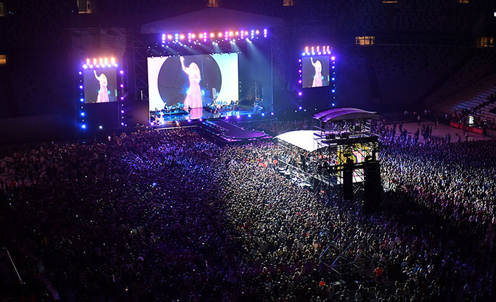 Shakira İstanbul'da konser verdi