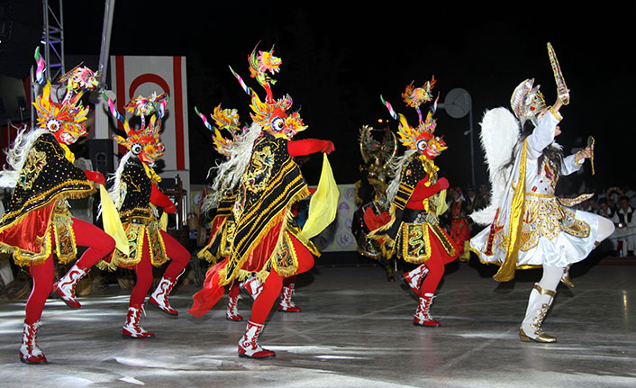 Uluslararası İskele Belediyesi Halk Dansları Festivali’nde gala heyecanı yaşandı