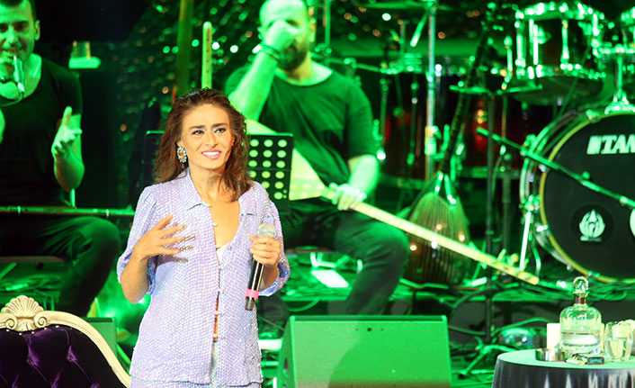 Yıldız Tilbe'yi Harbiye'deki ilk konserinde 5 bin kişi dinledi