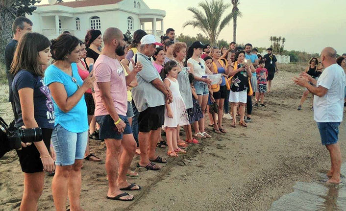 İskele’de Caretta Caretta yavrularının deniz ile buluşturulması etkinliği gerçekleştirildi