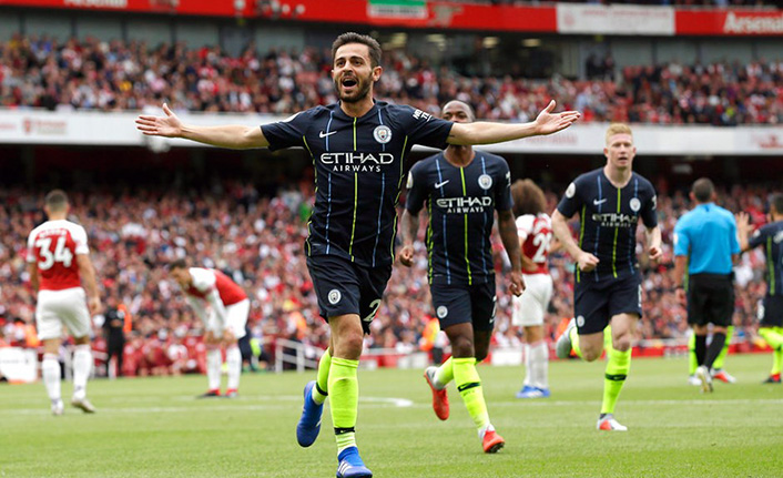 Manchester City  3 puanla başladı