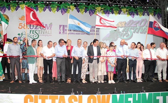 Mehmetçik’te bu yıl 58’incisi düzenlenen ve bölgeye hareketlilik getiren Üzüm Festivali başladı