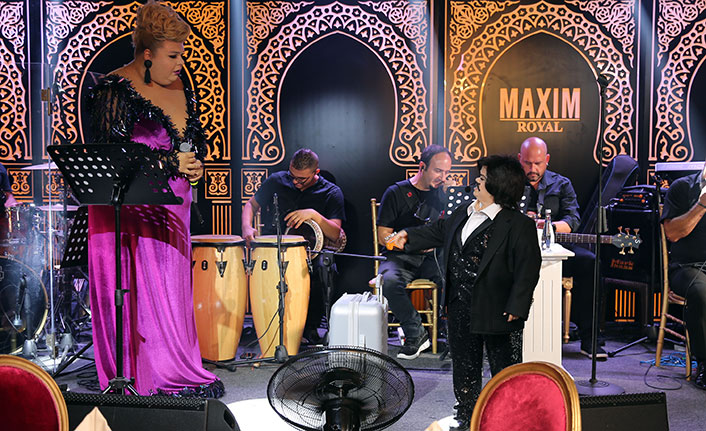 Maxim Royal, eğlence sezonunu ‘büyüleyici showlar’ ve parlayan yıldızı Gökçe Kırgız ile açtı