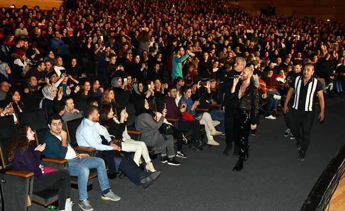 Türkiye turnesinin startını Ankara'dan veren Mabel Metiz, daha sonra Kayseri’ye geçti