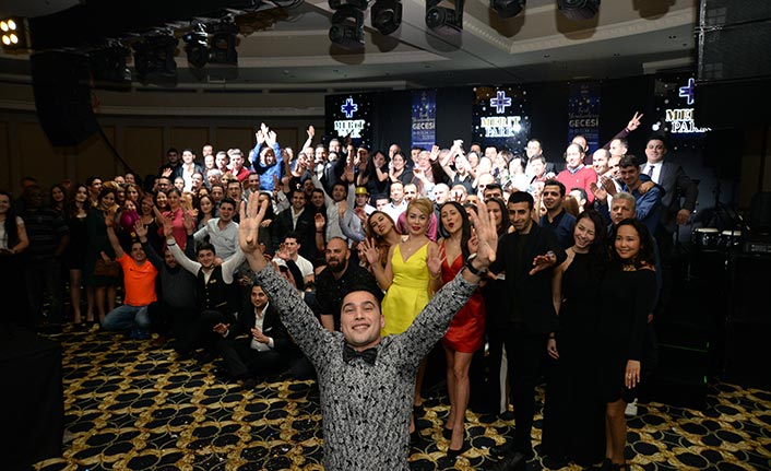 Merit Park Otel yönetici ve çalışanları Dj performansı ile doyasıya eğlendi