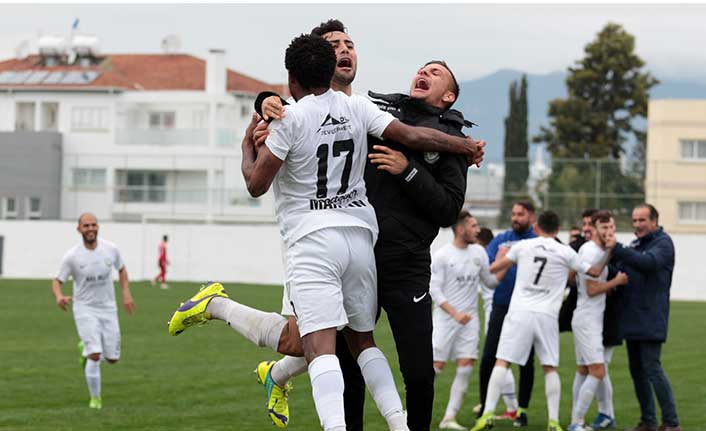 Merit Yeşilova “4” çeker 2-4