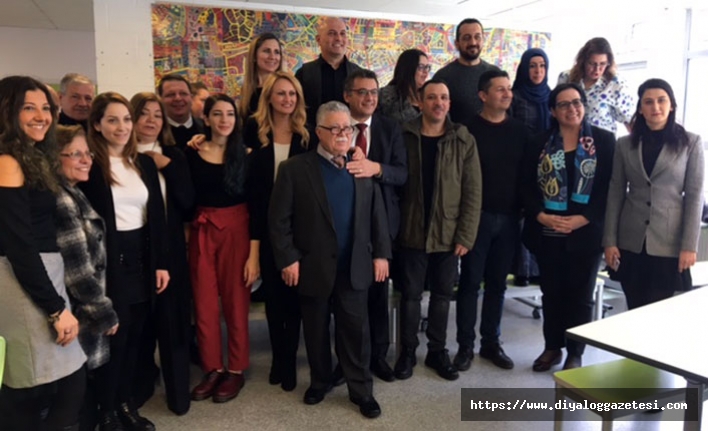 Başbakan Erhürman Londra'da Türk Dili ve Kültürü Okulunu ziyaret etti