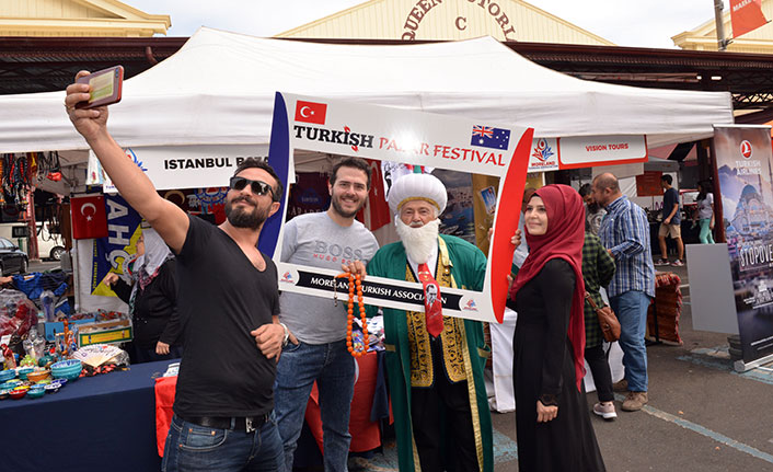 Melbourne’deki festivalde Türkiye ve Kuzey Kıbrıs Türk Cumhuriyeti'nden davet edilen sanatçılar konser verdi