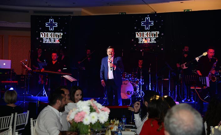 Selami Şahin, Merit Park Hotel’de muhteşem bir konser verdi, yeni albümündeki eserlerini seslendirdi