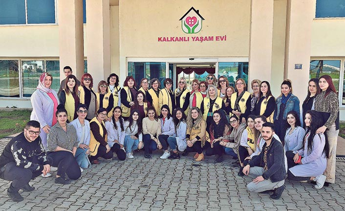 YDÜ öğrencileri, Kalkanlı Yaşam Evi'ndeki kadınlara saç ve güzellik uygulamaları gerçekleştirdi