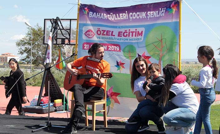 Erhürman çifti, Bahar Gülleri Çocuk Şenliği’ne katıldı