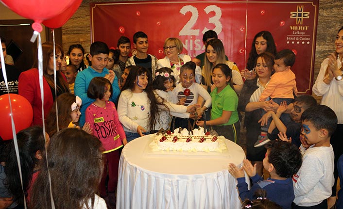 Merit Lefkoşa Hotel çalışanlarının çocuklarına özel 23 Nisan kutlaması