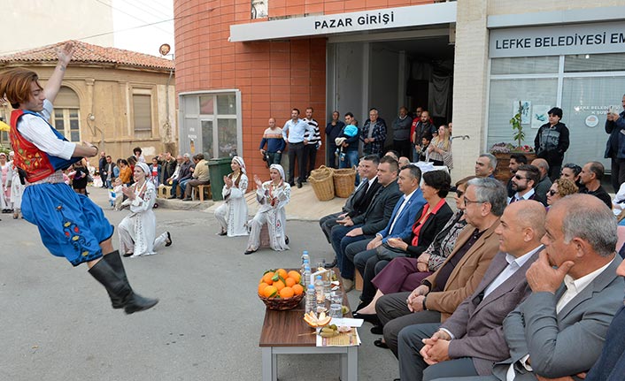 Yafa Portakal Festivali’nin açılışı zeytin dalı yakılarak gerçekleşti