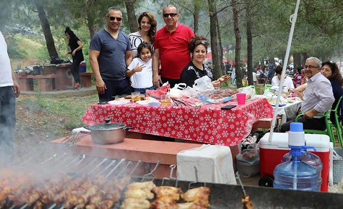 1 Mayıs tatilinde piknik yerleri doldu, taştı