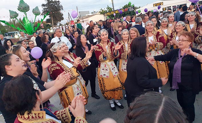 Yoğun katılımla başlayan Enginar Festivali, renkli görüntülere ev sahipliği yapıyor