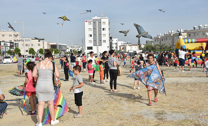 Gönyeli Belediyesi, uçurtma şöleni ve bisiklet etkinliği düzenledi