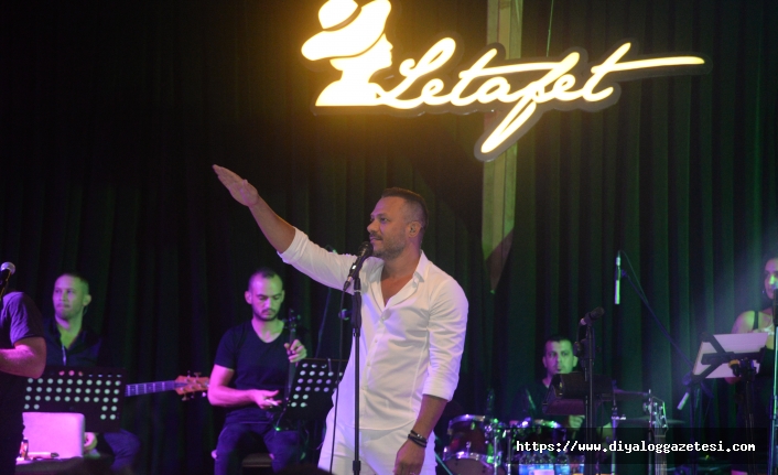 Merit Park Letafet Lounge sahnesinde Korhan Saygıner, sevenlerine unutulmaz bir gece yaşattı