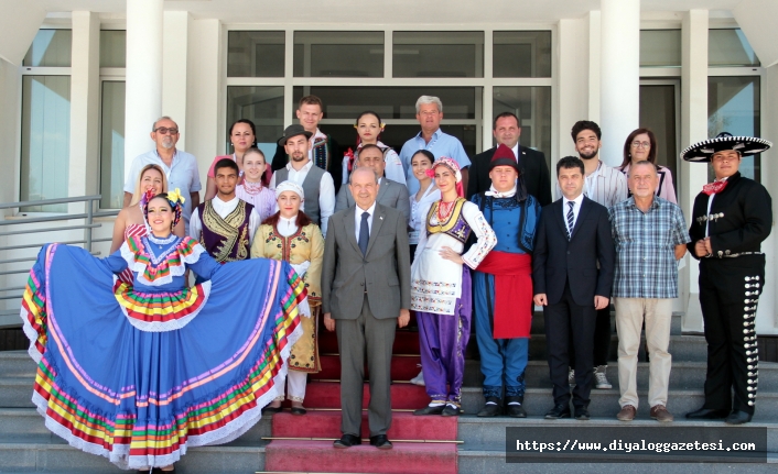 Folklar ekipleri Cumhurbaşkanı Akıncı ve Başbakan Tatar’ı ziyaret etti