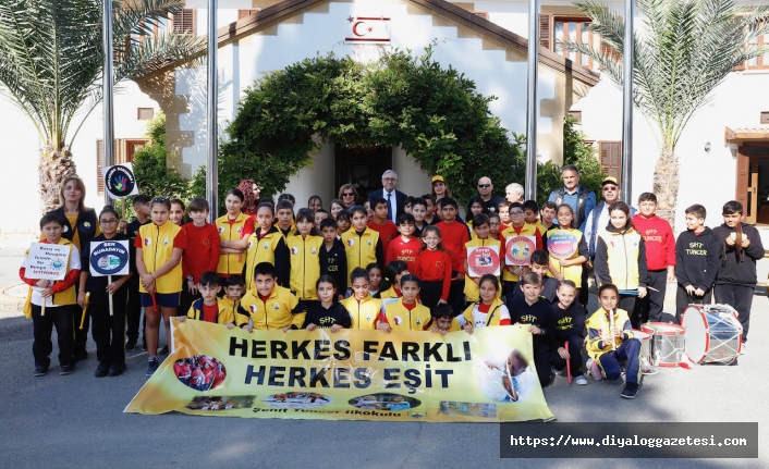 Çocuk Hakları Günü’nde, Öğrenciler, Cumhurbaşkanı Akıncı tarafından Saray’da ağırlandı 