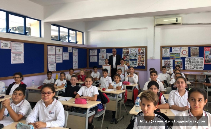 Girne Belediye Başkanı Güngördü, 23 Nisan İlkokulu’nu ziyaret etti