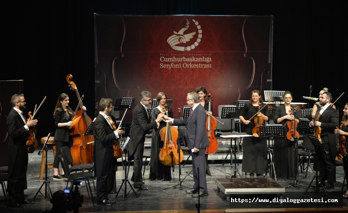 Cumhurbaşkanlığı Senfoni Orkestrası’nın Murat Cem Orhan yönetimindeki konserine yoğun ilgi oldu