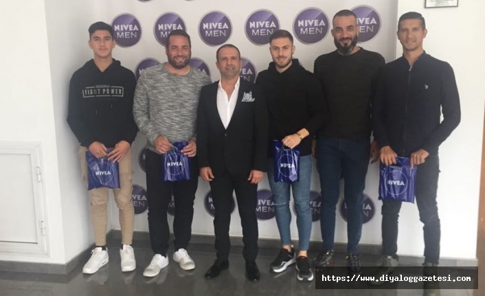 Diyalog Gazetesi ile İpekay iş birliğinde organize edilen Nivea Men ödülleri verildi