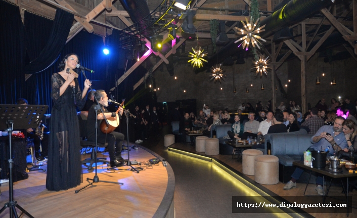 Soner Olgun hayranları Letafet’te unutulmaz bir gece geçirdi