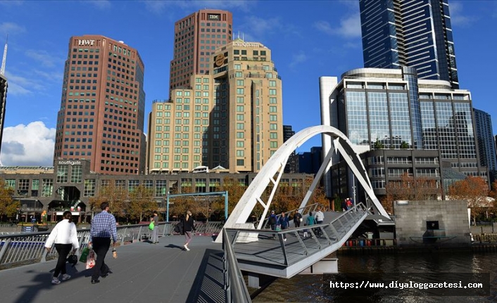 Melbourne’de 6 hafta sokağa çıkma yasağı ilan edildi