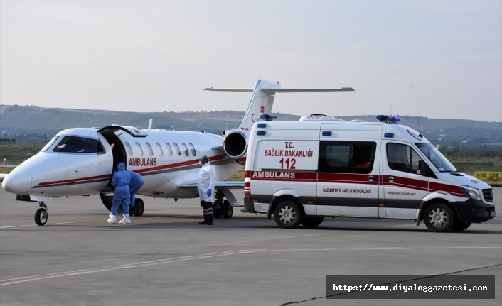 Ambulans uçak 4 kişiyi alıp gitti