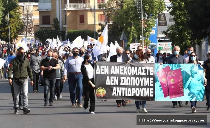 ‘Altın pasaport’ protestosu