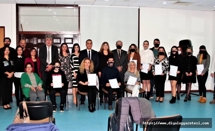 Türk İşaret Dili Modül-1 Eğitim programına katılanlara sertifikaları verildi 