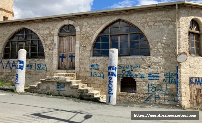 Güney Kıbrıs’ta camiye saldırı