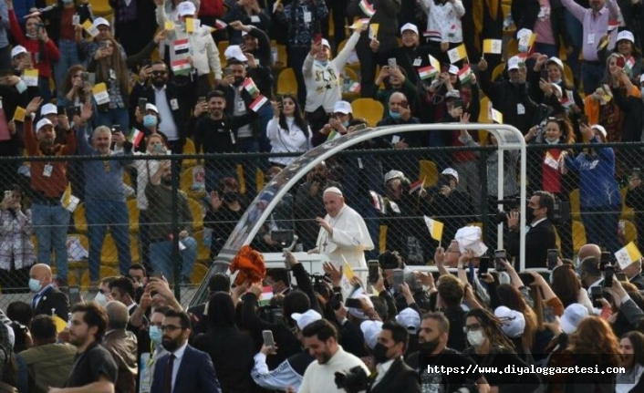 Papa Francis ve 10 bin kişilik ayin