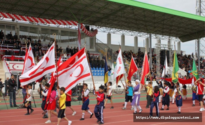 Balkonları bayraklarla süsleyelim