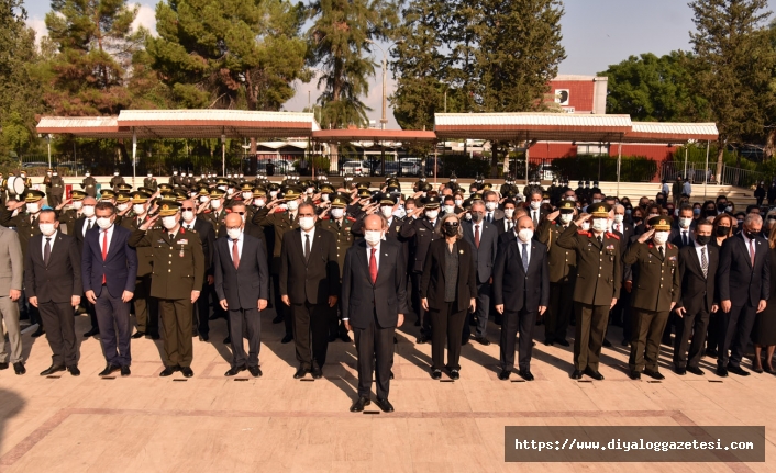 Büyük lidere sevgi seli