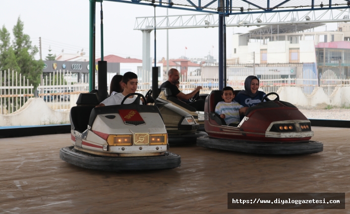 Çocuklar Lunapark ’ta eğlendi