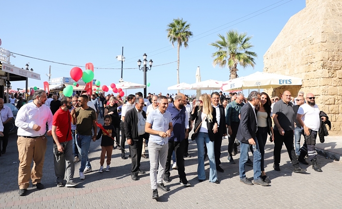 CTP Girne’yi gezdi esnafı selamladı