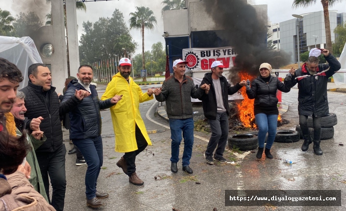 Şarkılar çalındı halaylar çekildi