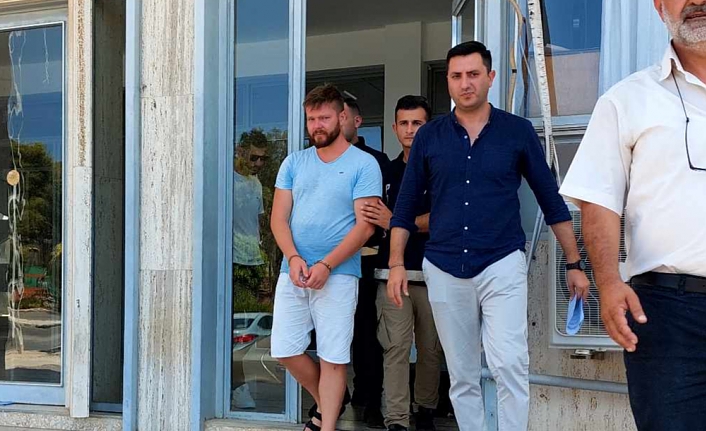 ‘Suçluyum’
