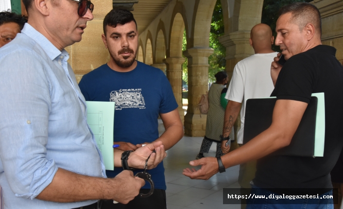 Gözüne kafa attı