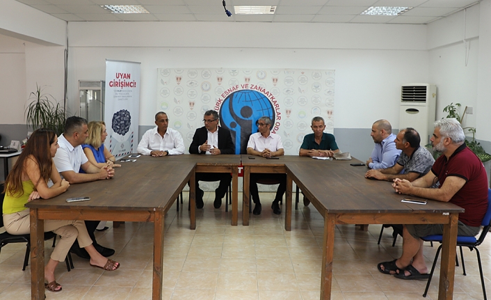 İskemle oyunu devam ediyor
