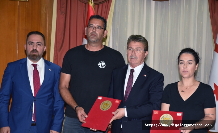 Kıbrıs tek yürek