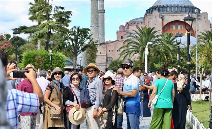 Türkiye bu yılın 5 aylık döneminde 18 milyona yakın ziyaretçi ağırladı